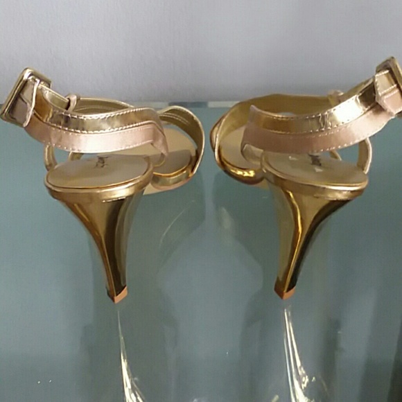 Gold Shoes - Picture 5 of 5